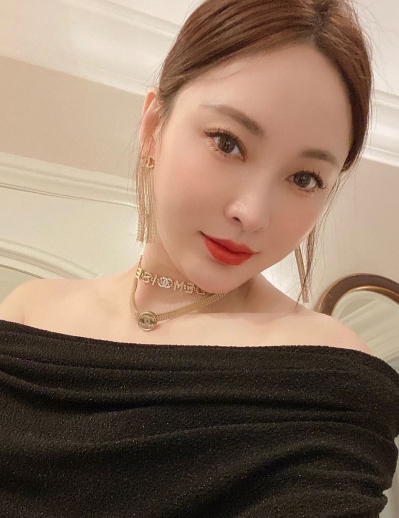 Ch**el earrings